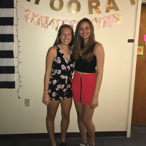 Forever 21 Red Mini Skirt - Picture 4 of 5